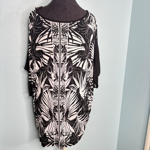 NWT Lane Bryant Plus Size Black White Tropical Blouse - Picture 3 of 13